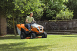 Primo piano della struttura robusta del trattorino STIHL RT 6127 ZL.