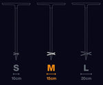 Immagine che mostra tre misure di viti a terra per tende: piccola (S) da 10 cm, media (M) da 15 cm e grande (L) da 20 cm, con la misura media evidenziata in arancione. Sfondo nero per contrasto.