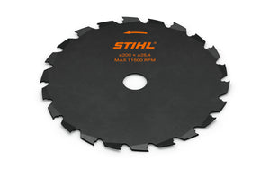 Immagine frontale della Sega circolare Stihl a Denti a Sgorbia utilizzata per decespugliatori