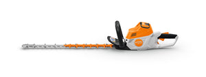 Vista frontale del tagliasiepi a batteria STIHL HSA 100