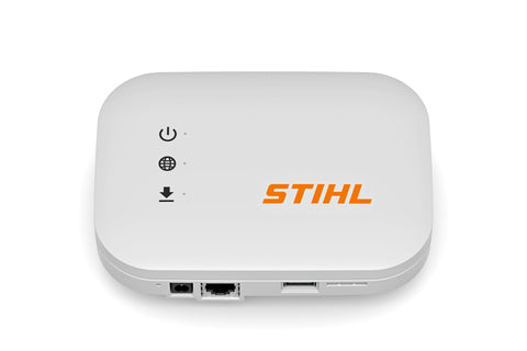 Vista frontale della STIHL Connected Box in ambiente lavorativo