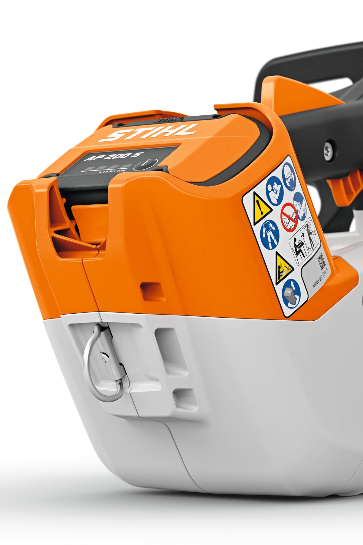 Dettaglio del vano batteria aperto della motosega Stihl MSA 190 T