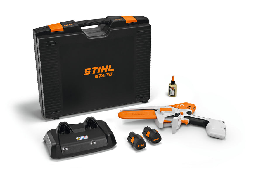 Valigetta STIHL GTA 30, potatore, caricabatterie doppio, 2 batterie AS 2 e flacone di olio.