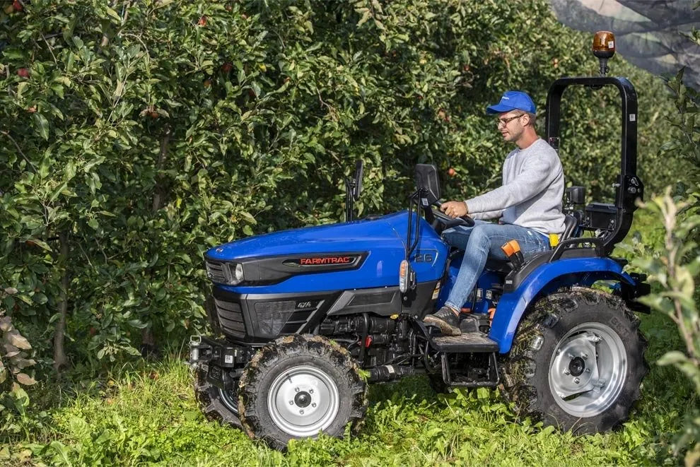 FARMTRAC 26 4RM – Kompakttraktor 25PS 4RM mit Zugkraftkontrolle
