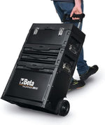Trolley porta utensili Beta C43 in trasporto su ruote con maniglia telescopica