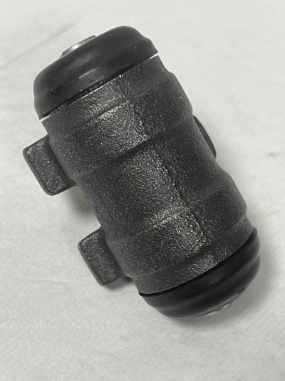Cilindretto freno idraulico Caron per motoagricola serie 100 200 300 500 con parapolvere