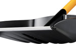Dettaglio bordo lama pala da neve Fiskars X-Series