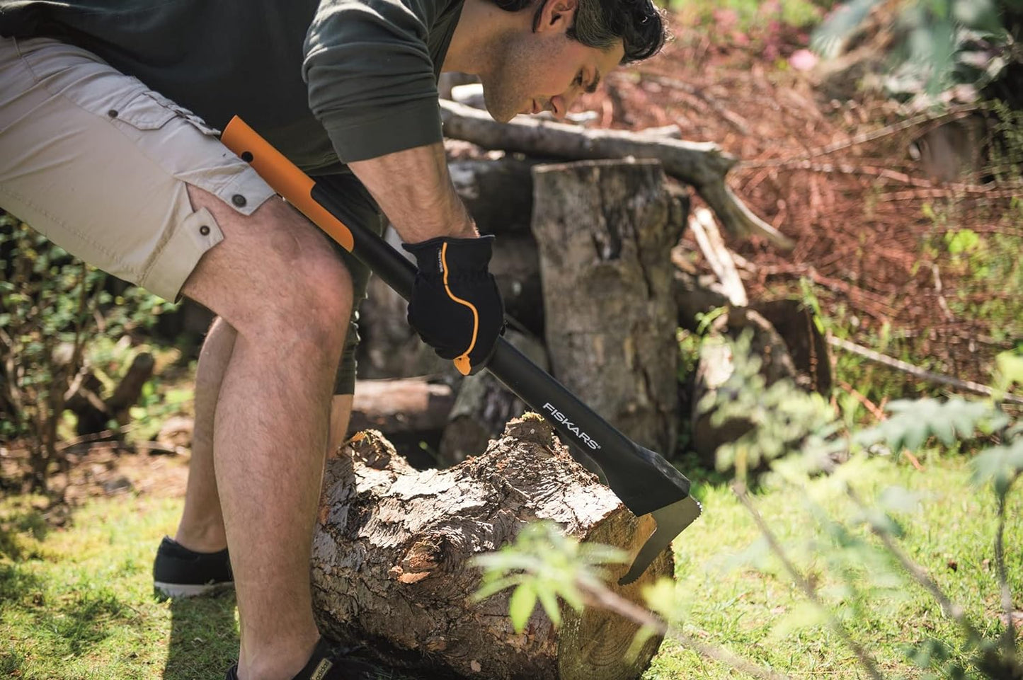 Dettaglio punta e profilo della lama dello zappino Fiskars XA22