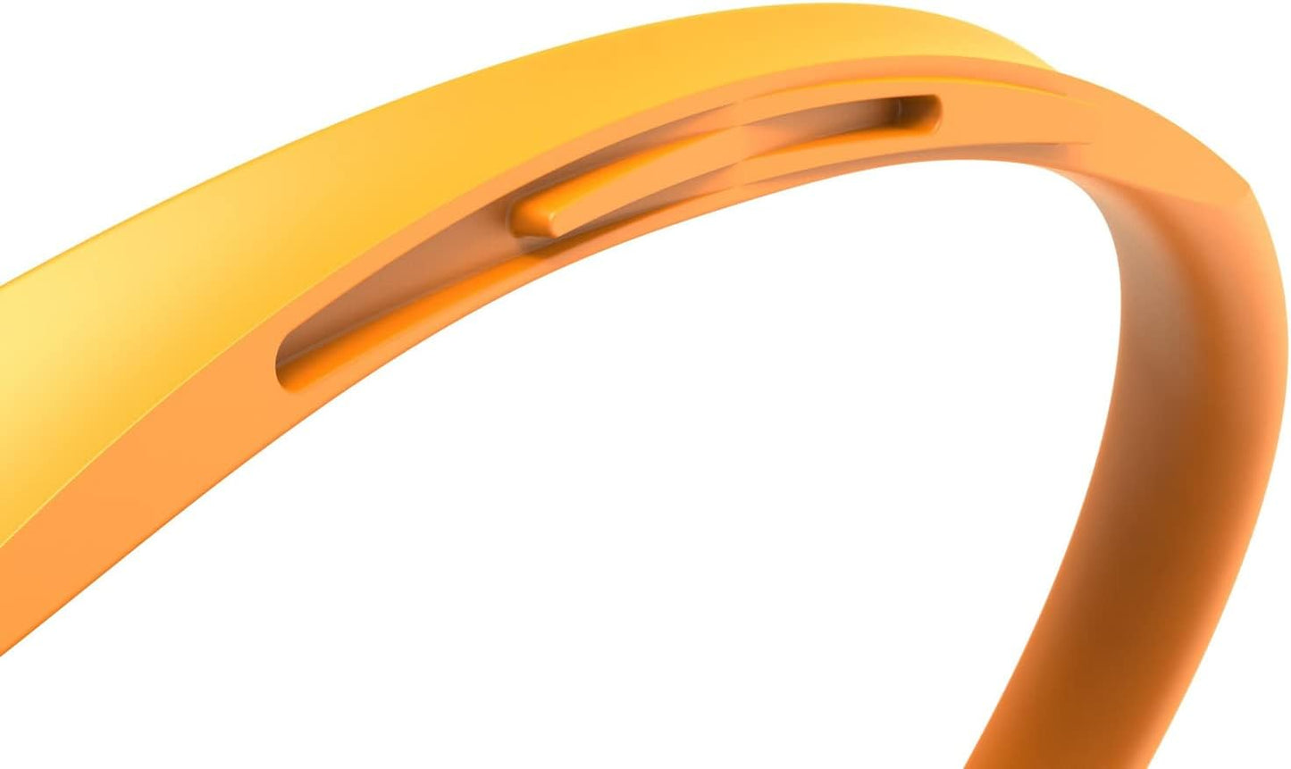 Dettaglio maniglia ergonomica arancione della cesta per raccolto Fiskars Plus