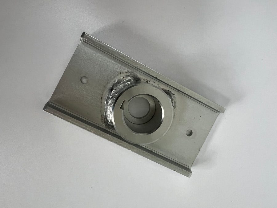 Mozzo lama Grillo per Bee/F220r in metallo con sede centrale e piastra con fori di fissaggio