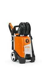 Idropulitrice Stihl RE 120 vista frontale con avvolgitubo e alloggiamento laterale per accessori