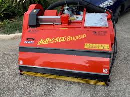 Jolly 2500 Super raccoglitrice meccanica con spazzola rotante anteriore