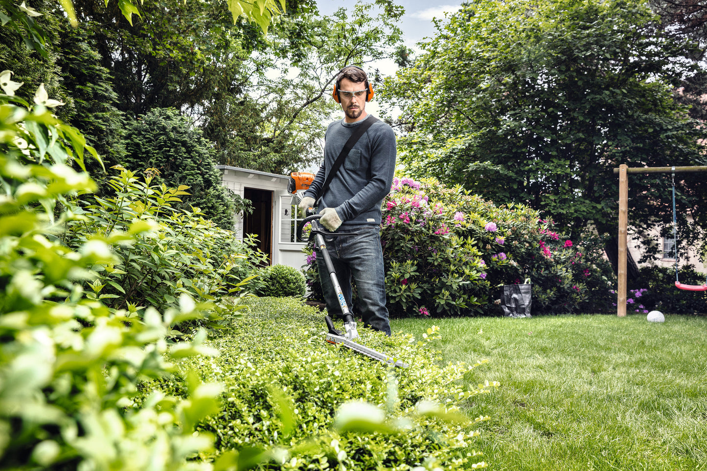 Stihl KM 131 R sistema Kombi a scoppio per manutenzione giardino e bordure