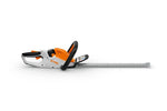 Tagliasiepi a batteria STIHL HSA 40 bianco e arancione visto lateralmente su sfondo bianco